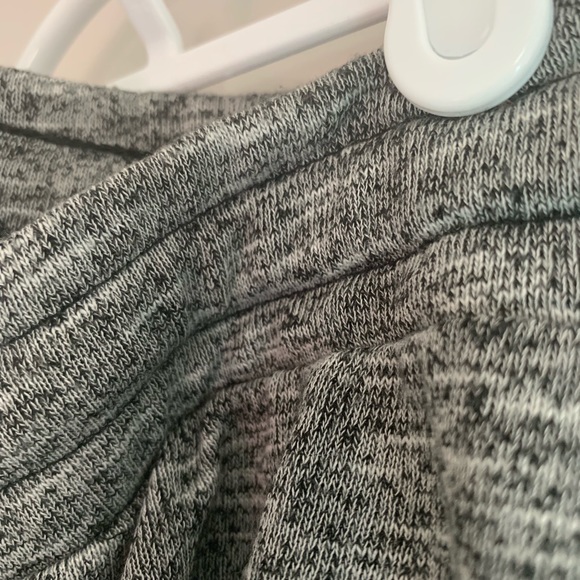 Gray lounge shorts - Picture 4 of 4